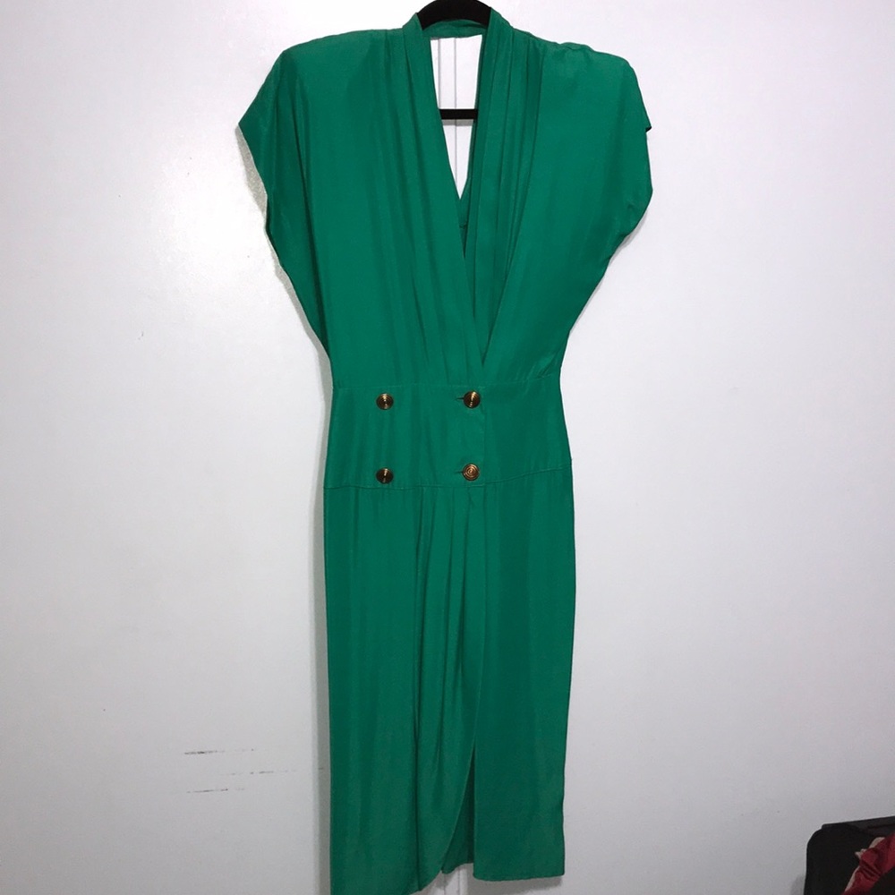 Vintage Straight Lined Dress w/ Horizontal Pleats & Key Hole Back: Size 5/6